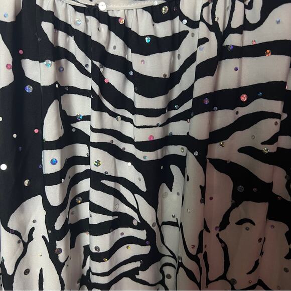 Rebecca Malone Women’s Black and White Shimmer Stretch 3/4 Sleeve Print Blouse - Picture 3 of 13